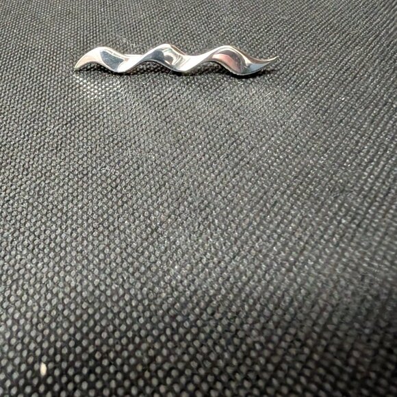 Tiffany and Co sterling silver wave pin - Picture 6 of 6